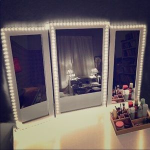 Vanity mirrors/ makeup organizer